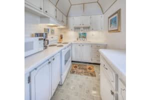 2004 Lake Osborne Drive, Lake Worth Beach, FL 33461 - MLS#R11151618