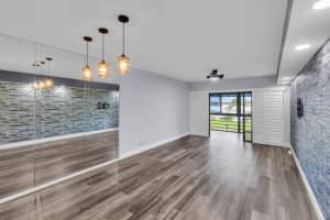 1901 Woolbright Road, Boynton Beach, FL 33426 - MLS#R11151672