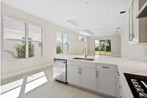 2147 Falls Manor, Vero Beach, FL 32967 - MLS#R11151725