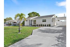 1129 Stillwater Drive, Jupiter, Fl 33458 Jupiter, FL 33458 - Off Market