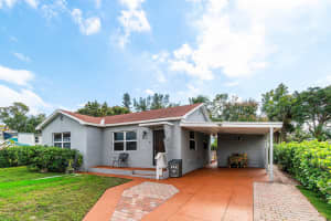 930 43rd Street, West Palm Beach, FL 33407 - MLS#R11151952