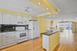 2014 Federal Highway, Boynton Beach, FL 33435 - MLS#R11152016