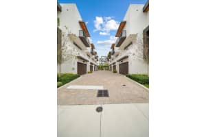 1052 Victoria Park Road, Fort Lauderdale, FL 33304 - MLS#R11152103