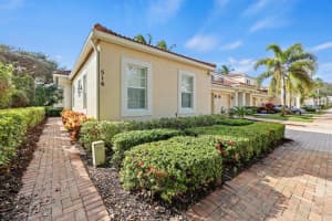 516 Commons Drive, Palm Beach Gardens, FL 33418 - MLS#R11152383