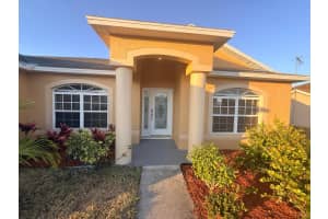 685 Hoffenberg Ave Avenue, Port Saint Lucie, FL 34953 - MLS#R11152598