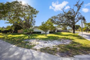 3858 Lakewood Road, Palm Springs, FL 33461 - MLS#R11152732