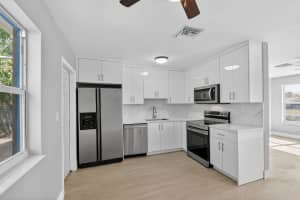 312 Greenbrier Drive, Palm Springs, FL 33461 - MLS#R11152879