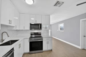 312 Greenbrier Drive, Palm Springs, FL 33461 - MLS#R11152879