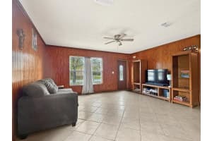 48 Oak Street, Fellsmere, FL 32948 - MLS#R11152897