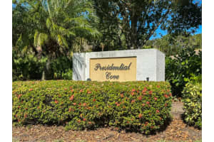 438 Jefferson Circle, Port Saint Lucie, FL 34986 - MLS#R11153343