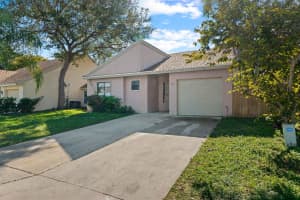 31 Peachtree Place, Boynton Beach, FL 33436 - MLS#R11153347