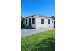 824 Winters Street, West Palm Beach, FL 33405 - MLS#R11153429