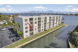 896 Federal Highway, Lantana, FL 33462 - MLS#R11153618