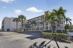 896 Federal Highway, Lantana, FL 33462 - MLS#R11153618