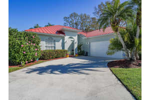 2400 46th Avenue, Vero Beach, FL 32966 - MLS#R11153630