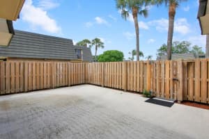 2404 24th Way, West Palm Beach, FL 33407 - MLS#R11153725