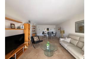 1200 Hibiscous Avenue, Pompano Beach, FL 33062 - MLS#R11153797