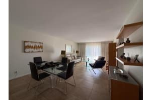 1200 Hibiscous Avenue, Pompano Beach, FL 33062 - MLS#R11153797