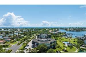 1821 Mooringline Drive, Vero Beach, FL 32963 - MLS#R11153999