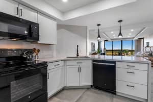 2425 Presidential Way, West Palm Beach, FL 33401 - MLS#R11154173