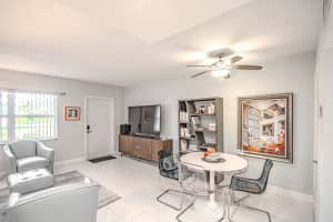 660 Glouchester Street, Boca Raton, FL 33487 - MLS#R11154239