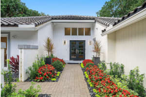 24 Oaks Lane, Boynton Beach, FL 33436 - MLS#R11154256