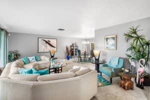 1220 25th Place, Boynton Beach, FL 33426 - MLS#R11154277