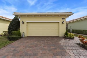 24063 Firenze Way, Port Saint Lucie, FL 34987 - MLS#R11154440