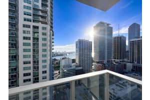 227 Ne 2nd Street 2400, Miami, Fl 33132, Miami