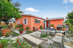 1007 Almeria Road, West Palm Beach, FL 33405 - MLS#R11154889