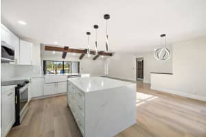 37 Edinburgh Drive, Palm Beach Gardens, FL 33418 - MLS#R11155091