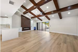 37 Edinburgh Drive, Palm Beach Gardens, FL 33418 - MLS#R11155091