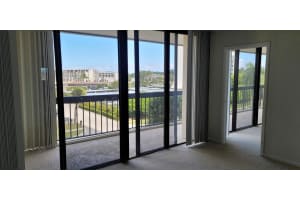 2425 Presidential Way, West Palm Beach, FL 33401 - MLS#R11155137