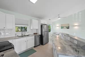 670 Hernando Street, Fort Pierce, FL 34949 - MLS#R11155164