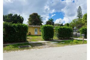 740 Aspen Road, West Palm Beach, FL 33409 - MLS#R11155424