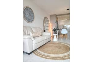 1830 Embassy Drive, West Palm Beach, FL 33401 - MLS#R11155534