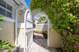 9221 Heathriidge Drive, West Palm Beach, FL 33411 - MLS#R11155542