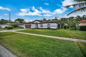 112 Cocoplum Circle, Royal Palm Beach, Fl 33411 Royal Palm Beach, FL 33411 - Off Market
