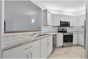 800 Uno Lago Drive, Juno Beach, FL 33408 - MLS#R11155867