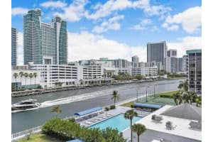 600 Parkview Drive, Hallandale Beach, FL 33009 - MLS#R11155967