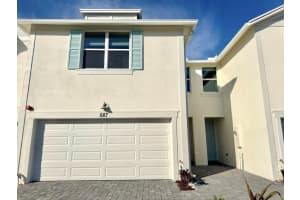 587 Salisbury Circle, Fort Pierce, FL 34982 - MLS#R11156177