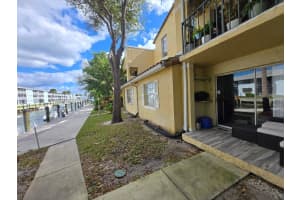 1105 Lake Shore Drive 102, Lake Park, Fl 33403, West Palm Beach 1105 Lake Shore Drive 102, Lake Park, Fl 33403, West Palm Beach