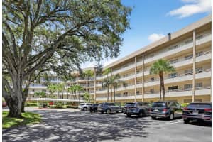 3960 Oaks Clubhouse Drive, Pompano Beach, FL 33069 - MLS#R11156329