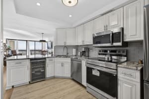 2400 Presidential Way, West Palm Beach, FL 33401 - MLS#R11156424