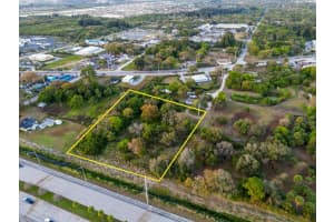 2111 37th Street, Fort Pierce, FL 34947 - MLS#R11156600