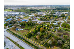 2111 37th Street, Fort Pierce, FL 34947 - MLS#R11156600