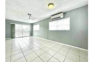 1021 Crystal Lake Drive, Deerfield Beach, FL 33064 - MLS#R11156835