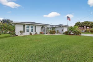 2477 Chestnut Lane, Port Saint Lucie, FL 34953 - MLS#R11156843