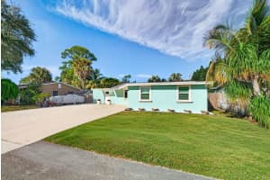 5565 Papaya Road, West Palm Beach, FL 33413 - MLS#R11156883