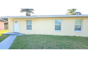 323 Seminole Court, Pahokee, FL 33476 - MLS#R11157065